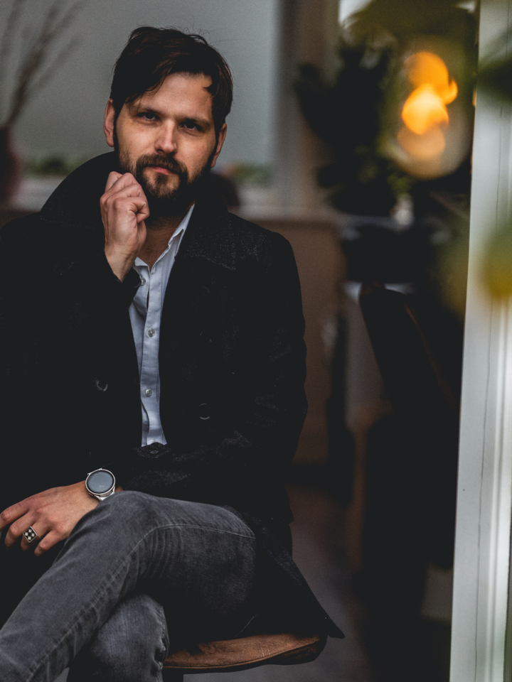 Daar zit 'ie, links in de hoek Daar zit 'ie, links in de hoek